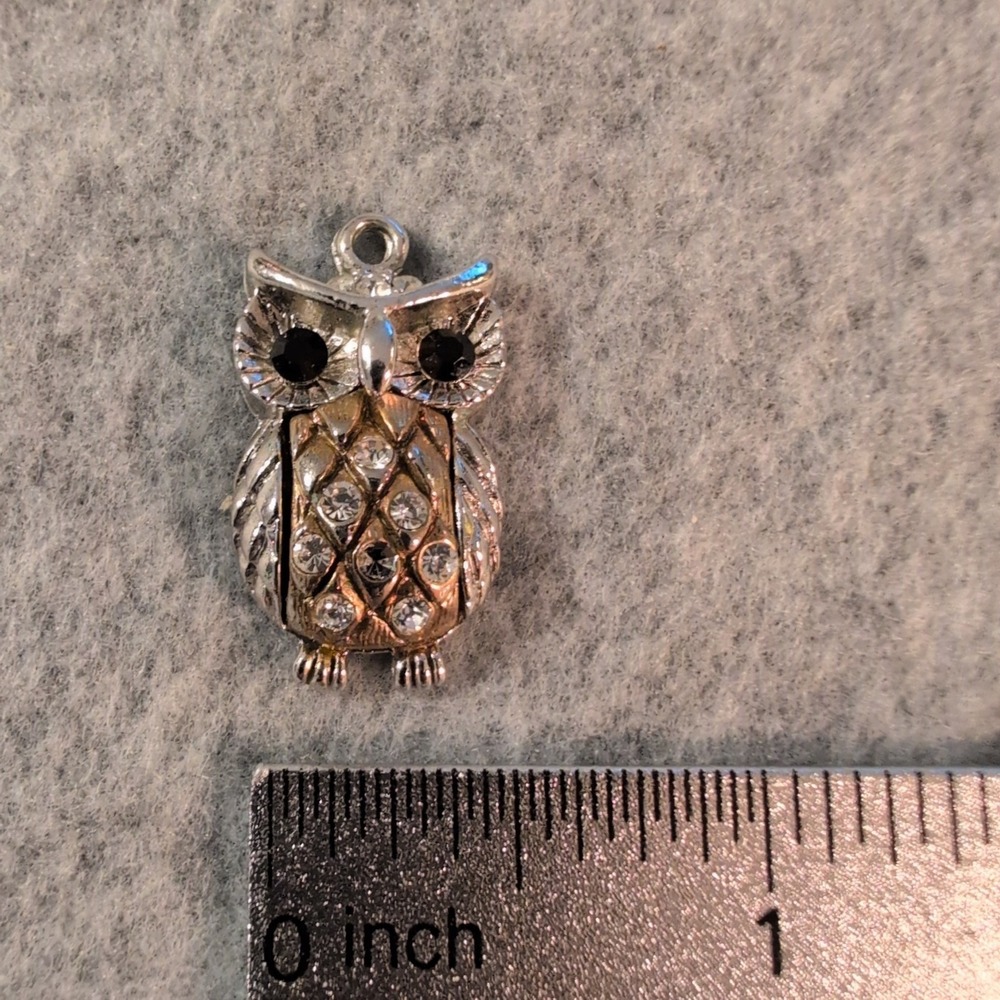 Charming Owl Pendant Charm Rhinestone Eyes Silver Tone Gold Tone Pendant - Picture 2 of 2